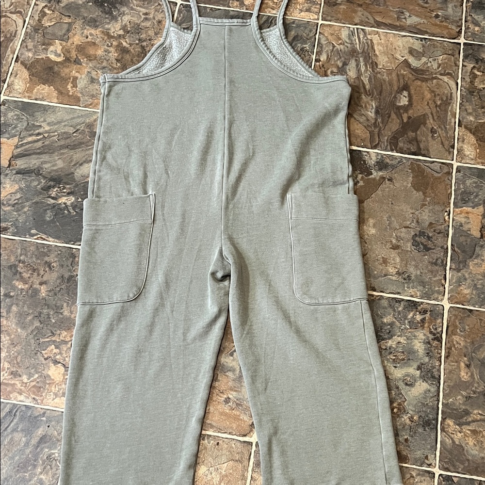 Colsie Olive Jumpsuit with Pockets - Picture 4 of 4